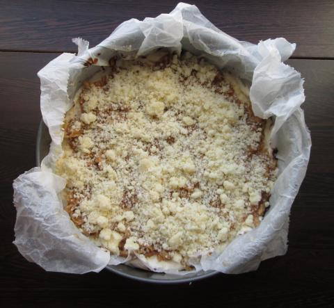 Jak udělat vrstvený koláč s povidly, tvarohem, jablky a drobenkou | drobenka Jak udělat vrstvený koláč s povidly, tvarohem, jablky a drobenkou | drobenka