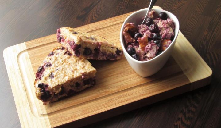 Jak připravit pečené jogurtové vločky s borůvkami | recept