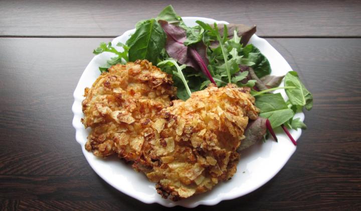 Jak připravit kuřecí plátky v chipsech | recept na řízky obalované v bramborovoých lupíncích Jak připravit kuřecí plátky v chipsech | recept na řízky obalované v bramborovoých lupíncích