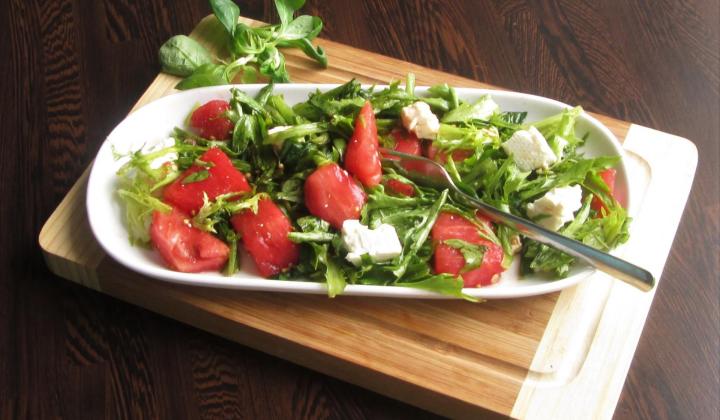 Jak připravit salát s vodním melounem a feta sýrem | recept na letní salát Jak připravit salát s vodním melounem a feta sýrem | recept na letní salát