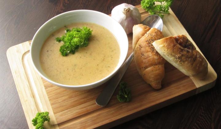 Jak uvařit jemnou krémovou česnečku | recept na polévku Jak uvařit jemnou krémovou česnečku | recept na polévku