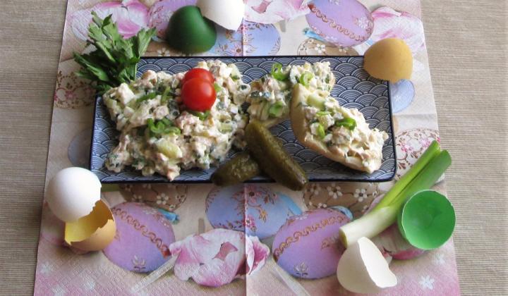 Jak připravit jarní vajíčkový salát s kuřecím masem | recept Jak připravit jarní vajíčkový salát s kuřecím masem | recept