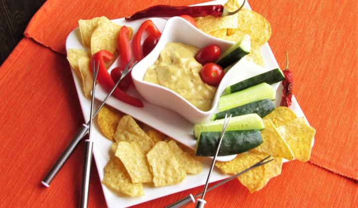 Jak na Joppi omáčku aneb výrazný majonézový dip s rajčaty a kari kořením | recept Jak na Joppi omáčku aneb výrazný majonézový dip s rajčaty a kari kořením | recept