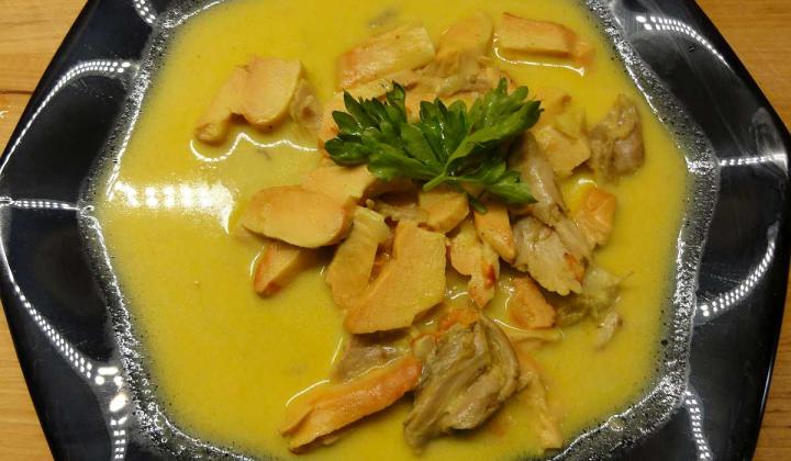 Jak uvařit houbu sírovec ve smetanové omáčce s kari | recept na omáčku