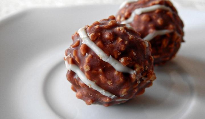 Jak na čokoládové pralinky se smetanou a vlašskými ořechy | recept Jak na čokoládové pralinky se smetanou a vlašskými ořechy | recept