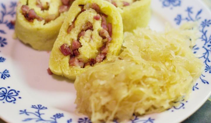 Jak připravit bramborovou roládu s uzeným masem | recept