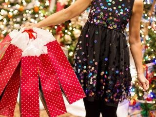 Jak si poradit s platbou vánočních dárků | 4 tipy