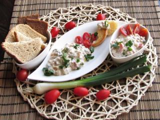 Jak připravit lehký tuňákový salát se zeleninou | recept