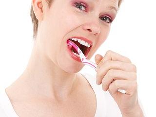 Jak si udržet bílý chrup bez zubaře