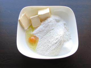 Jak upéct křehké řezy s nádivkou z jablek a ořechů | recept Jak upéct křehké řezy s nádivkou z jablek a ořechů | recept