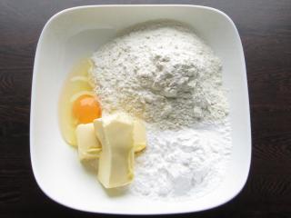 Jak upéct linecké řezy s datlovou nádivkou a čokoládou polevou | recept na cukroví Jak upéct linecké řezy s datlovou nádivkou a čokoládou polevou | recept na cukroví