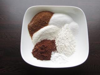 Jak upéct slepované kakaové řezy s čokoládovou polevou | recept Jak upéct slepované kakaové řezy s čokoládovou polevou | recept