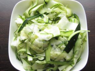 Jak upéct listový koláč s marinovanou cuketou a koprem | recept Jak upéct listový koláč s marinovanou cuketou a koprem | recept