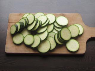 Jak upéct cuketovou tortillu s ricottou | recept na vláčný bezlepkový koláč Jak upéct cuketovou tortillu s ricottou | recept na vláčný bezlepkový koláč