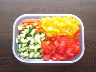 Jak zpestřit jídelníček salátem z bulguru | recept se zeleninou Jak zpestřit jídelníček salátem z bulguru | recept se zeleninou
