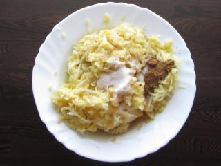 Jak upéct vláčný jablečný koláč s tvarohovo-jogurtovou náplní | recept Jak upéct vláčný jablečný koláč s tvarohovo-jogurtovou náplní | recept
