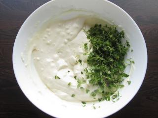 Jak upéct slaný listový koláč se slaninou, sýrem a pórkem | recept na slané pohoštění