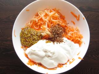 Jak na rychlý pikantní celerový salát s mrkví | podzimní recept