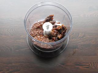 Jak upéct bezlepkové datlové sušenky s tahini pastou | recept Jak upéct bezlepkové datlové sušenky s tahini pastou | recept
