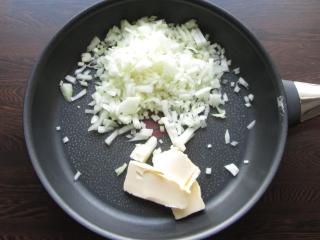 Jak upéct troubový bramborák, aneb slaný bramborový koláč s balkánským sýrem Jak upéct troubový bramborák, aneb slaný bramborový koláč s balkánským sýrem