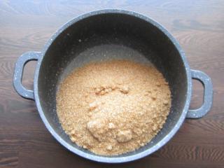Jak upéct křehké řezy s ořechovou nádivkou | recept na sladké pohoštění