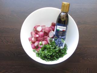 Jak na pečené ředkvičky s fetou | bezmasý recept Jak na pečené ředkvičky s fetou | bezmasý recept