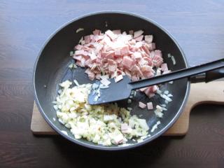 Jak upéct slané cuketové řezy s olivami a sušenými rajčaty | recept
