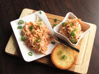 Jak na rychlý pikantní celerový salát s mrkví | podzimní recept