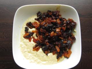Jak upéct vláčné ovocné kostky s oříšky | recept