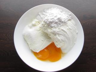 Jak upéct luxusní tvarohový dort se sněhovou čepičkou | recept