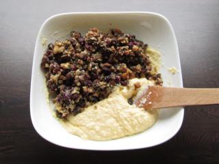 Jak upéct rumový chlebíček s ovocem a ořechy | recept