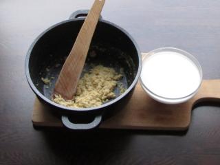 Jak zapéct špenát s vejci pod bešamelovou peřinkou | recept Jak zapéct špenát s vejci pod bešamelovou peřinkou | recept