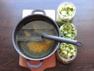 Jak na cuketové pickles s koprem | jednoduchý recept Jak na cuketové pickles s koprem | jednoduchý recept