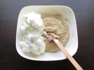 Jak upéct bezlepkové banánové muffiny z rýžové mouky | recept pro celiaky Jak upéct bezlepkové banánové muffiny z rýžové mouky | recept pro celiaky