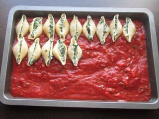 Jak připravit zapečené conchiglioni se špenátovou ricottou | recept na zapečené těstoviny Jak připravit zapečené conchiglioni se špenátovou ricottou | recept na zapečené těstoviny