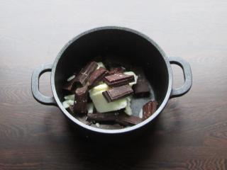 Jak upéct slepované kakaové řezy s čokoládovou polevou | recept Jak upéct slepované kakaové řezy s čokoládovou polevou | recept