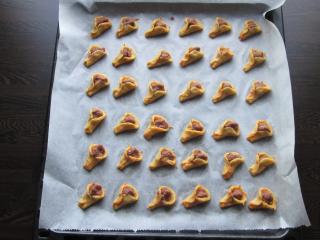 Jak upéct mrkvové kornoutky | recept na vánoční cukroví