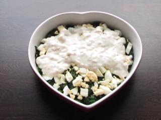 Jak zapéct špenát s vejci pod bešamelovou peřinkou | recept Jak zapéct špenát s vejci pod bešamelovou peřinkou | recept