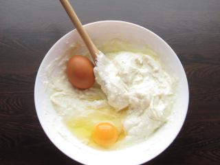 Jak upéct makový zákusek s tvarohovou náplní | recept