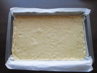 Jak upéct křehké řezy s ořechovou nádivkou | recept na sladké pohoštění