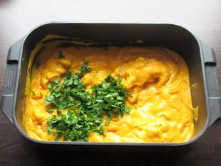 Jak zapéct bramborové noky s dýňovou omáčkou a sýrem | recept i pro vegetariány