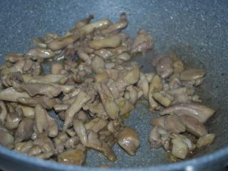 Jak připravit čínské nudle chow mein s masem a zeleninou