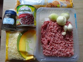 Jak upéct koláč z listového těsta s mletým masem a fazolemi | recept