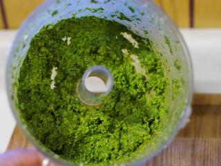 Jak udělat netradiční cuketové pesto | recept Jak udělat netradiční cuketové pesto | recept
