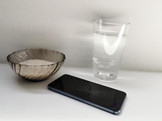 Jak zachránit telefon, který spadl do vody | návod Jak zachránit telefon, který spadl do vody | návod