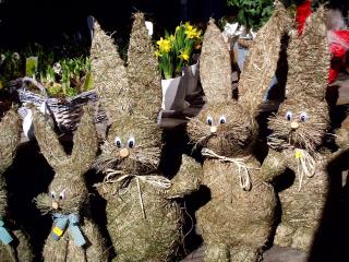 Velikonoční slámový zajíček