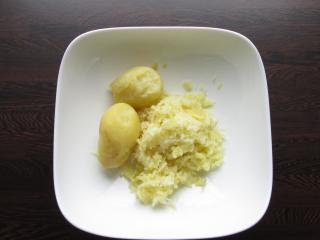 brambory nastrouhané najemno nastrouhání brambor najemno